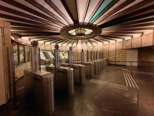 Budapest, M2 metró, Deák Ferenc tér, bélyegkép